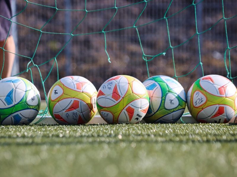 Czym jest gol samobójczy i jak jest odnotowywany w statystykach meczu?